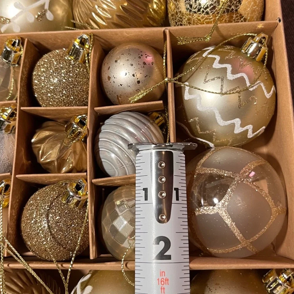 Decor‎ by Hannah 21 Piece Shatterproof Christmas Ornament Set Gold Silver